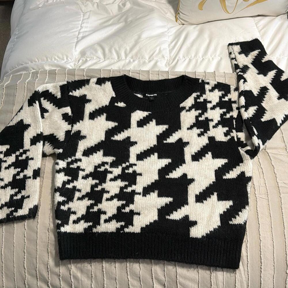 Express Black and White Houndstooth Pattern Sweat… - image 1